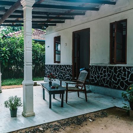 New Sam Tourist Inn Weligama Ngoại thất bức ảnh