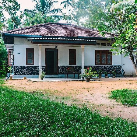 New Sam Tourist Inn Weligama Ngoại thất bức ảnh