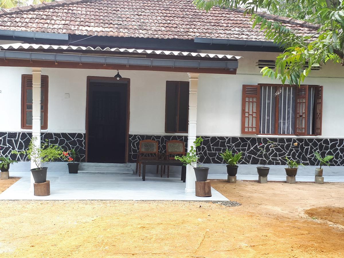 New Sam Tourist Inn Weligama Ngoại thất bức ảnh